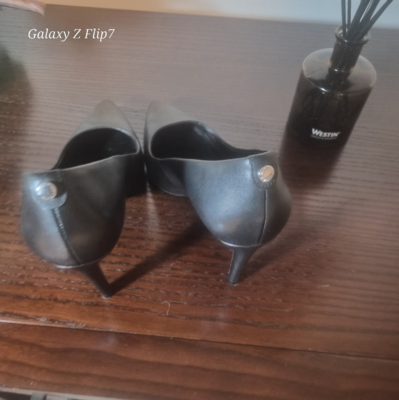 Michael Kors Black Pointed Heels - Picture 2 of 3